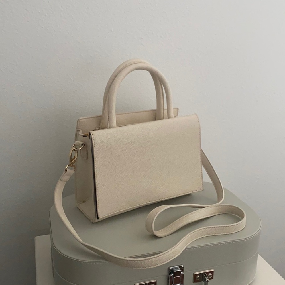 Beige purse